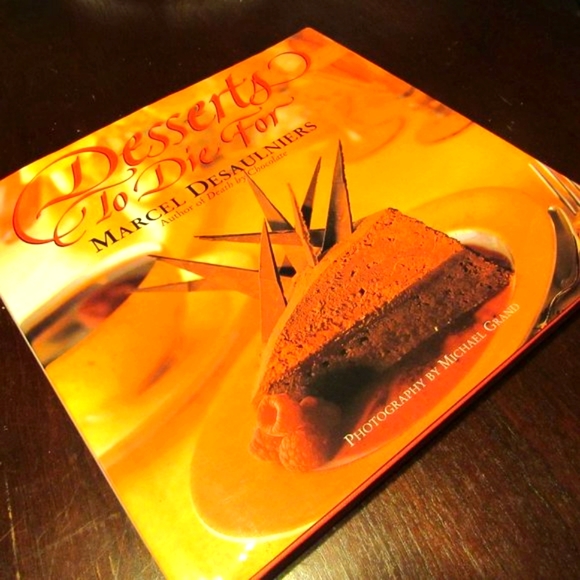 🍮🥧🍰 Glorious Vintage "Desserts to Die For" Cookbook - HC - Picture 4 of 15